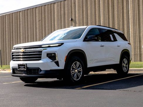 New 2026 Chevrolet Traverse LT FWD image 4