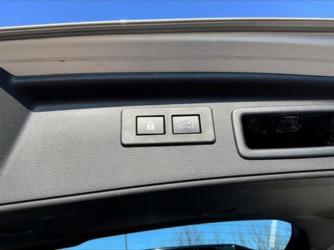 Used 2023 Subaru Forester Sport image 37