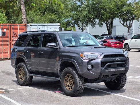 Used 2022 Toyota 4Runner TRD Off-Road Premium AWD/4WD image 3