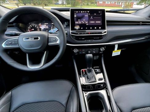 New 2026 Jeep Compass Latitude image 5