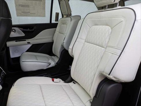 New 2023 Lincoln Aviator Black Label w/ Dynamic Handling Package image 12