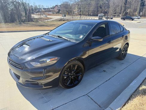 Used 2016 Dodge Dart SXT image 2