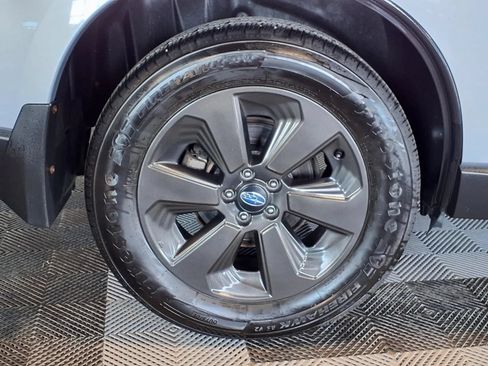 Used 2018 Subaru Forester 2.5i Limited AWD/4WD image 9