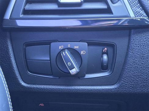 Used 2018 BMW M3 Base w/ Executive Package image 34