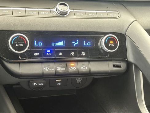 Used 2024 Hyundai Elantra SEL FWD image 20