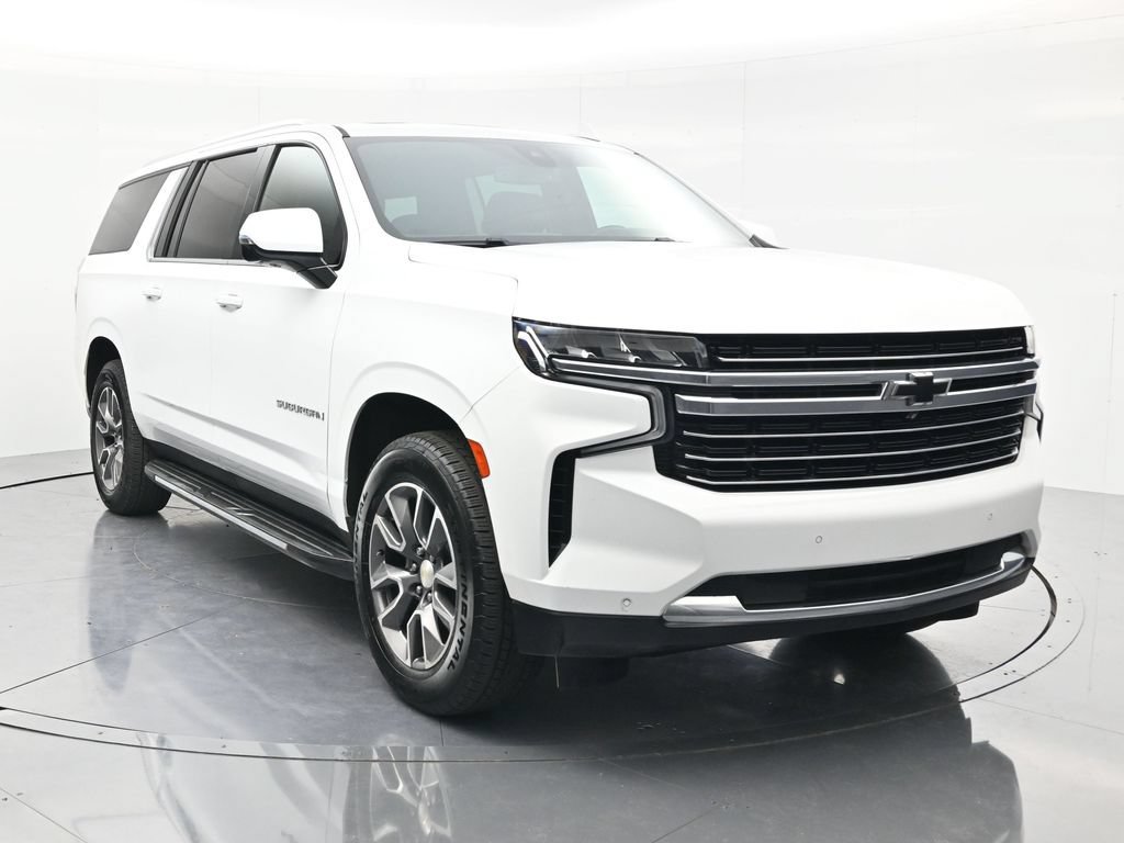 Used 2022 Chevrolet Suburban LT w/ LT Signature Plus Package AWD/4WD image 3