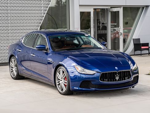 Used 2015 Maserati Ghibli S Q4 AWD/4WD image 2