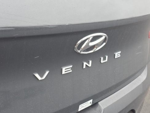 Used 2026 Hyundai Venue SEL FWD image 10