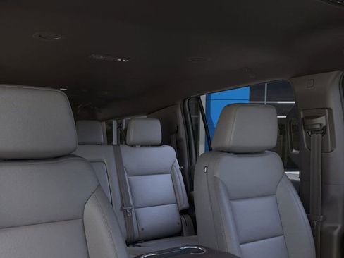 New 2026 Chevrolet Suburban LT image 24