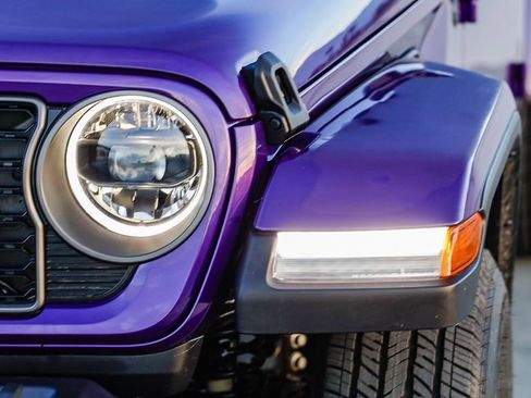 New 2026 Jeep Gladiator Sahara image 5