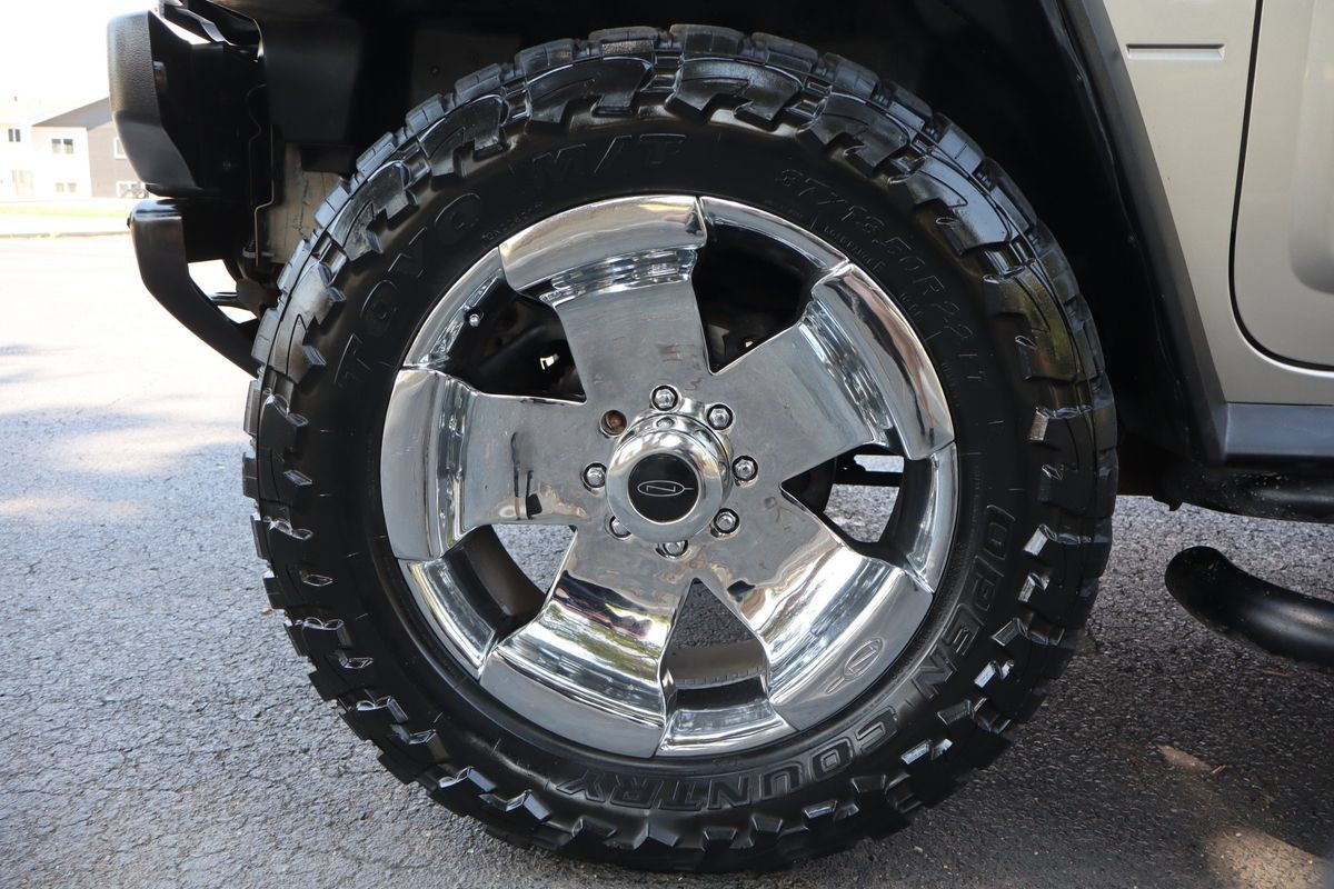 Used 2003 HUMMER H2 w/ Preferred Equipment Group AWD/4WD image 38