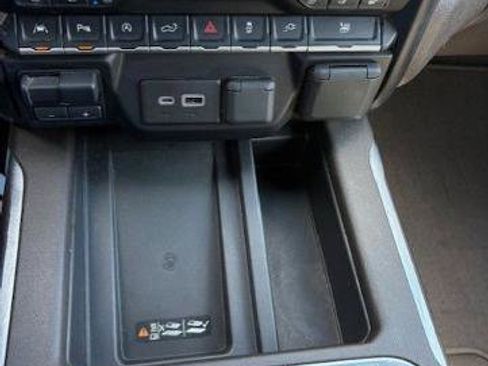 Used 2021 GMC Sierra 1500 SLT RWD image 17