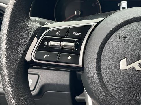 Used 2024 Kia Forte LXS image 25