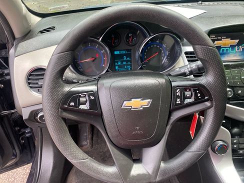 Used 2016 Chevrolet Cruze LT FWD image 11