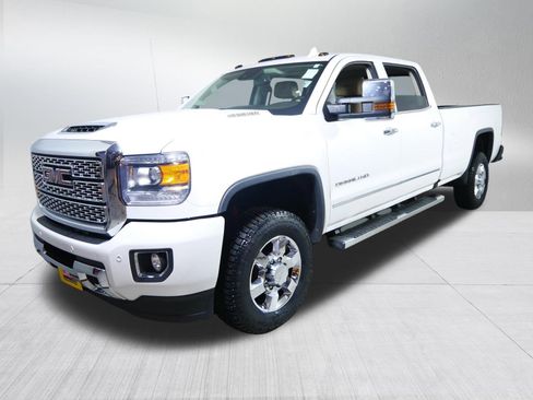 Used 2019 GMC Sierra 3500 Denali w/ Duramax Plus Package AWD/4WD image 3