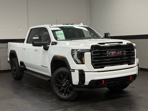Used 2025 GMC Sierra 2500 AT4 w/ Technology Package image 2