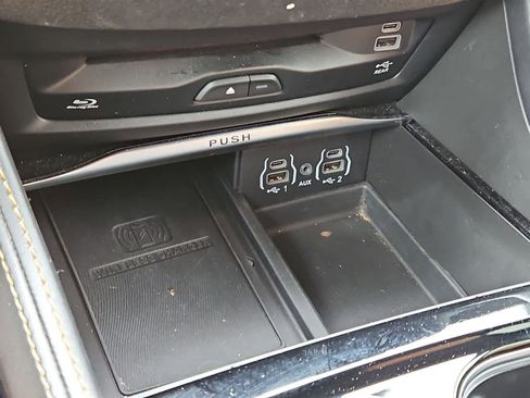 Used 2022 Chrysler Pacifica Pinnacle image 32