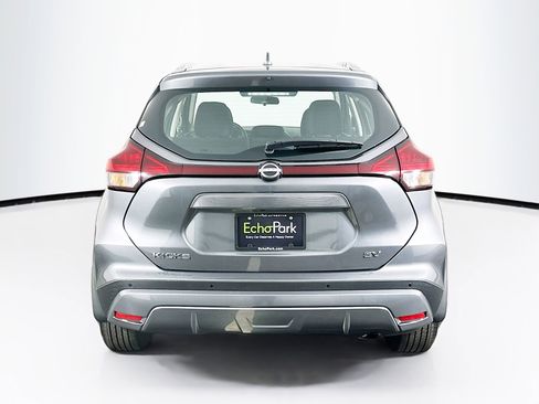 Used 2023 Nissan Kicks SV image 7