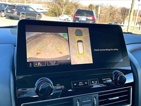 Used 2023 Nissan Armada SL w/ Captain's Chairs Package image 17