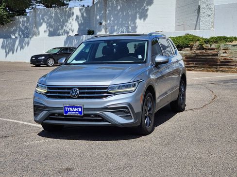 Used 2022 Volkswagen Tiguan SE image 3