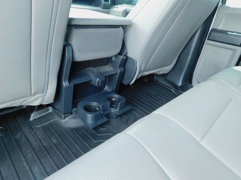 Used 2022 Ford F550 4x4 Crew Cab Super Duty w/ Power Equipment Group image 17