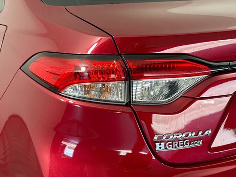 Used 2022 Toyota Corolla LE FWD image 35