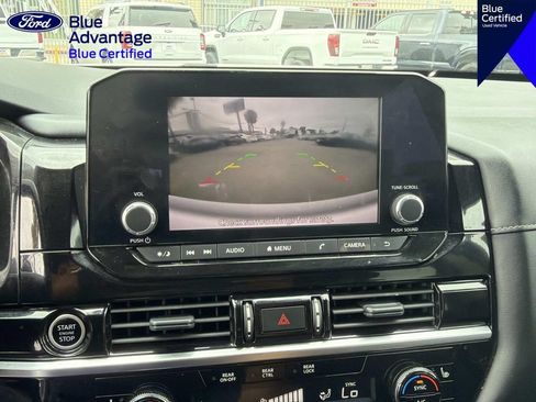 Used 2024 Nissan Pathfinder SV FWD image 27