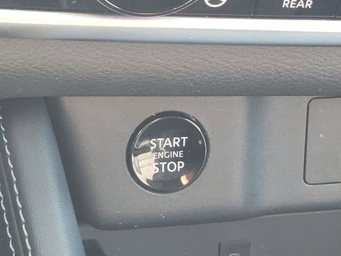 Certified 2025 Nissan Rogue Platinum w/ Platinum Premium Package image 41