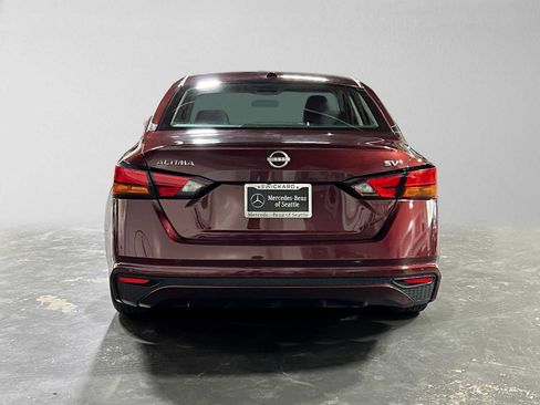 Used 2024 Nissan Altima 2.5 SV FWD image 4