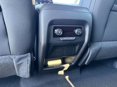 New 2026 Chevrolet Traverse LT image 30