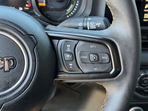 Used 2024 Jeep Wrangler Unlimited image 12