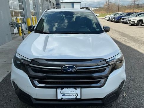 Certified 2025 Subaru Forester Premium AWD/4WD image 8