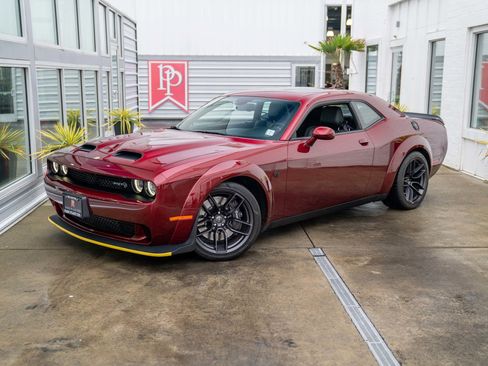 Used 2019 Dodge Challenger SRT Hellcat Redeye RWD image 2