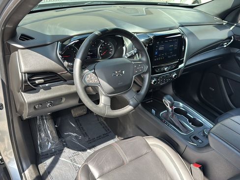 Used 2023 Chevrolet Traverse RS AWD/4WD image 10