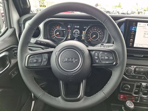 Used 2025 Jeep Wrangler Unlimited Sport AWD/4WD image 10