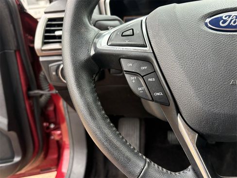 Used 2017 Ford Fusion SE w/ Fusion SE Technology Package image 13