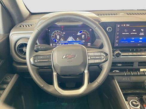 Used 2025 Chevrolet Colorado W/T w/ Advanced Trailering Package image 11