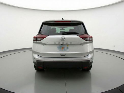 Used 2025 Nissan Rogue SV FWD image 7