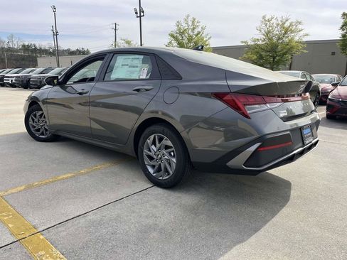 New 2026 Hyundai Elantra Blue FWD image 5
