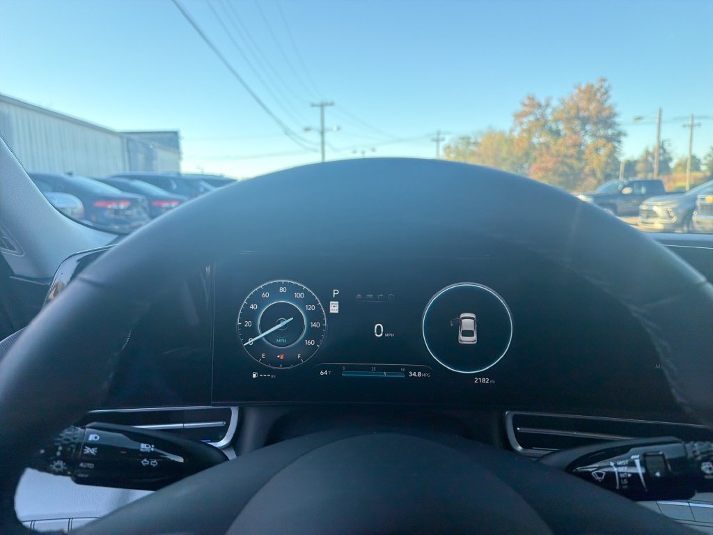 Used 2026 Hyundai Elantra Limited FWD image 18
