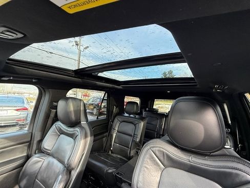 Used 2020 Lincoln Navigator Reserve w/ Luxury Package image 14