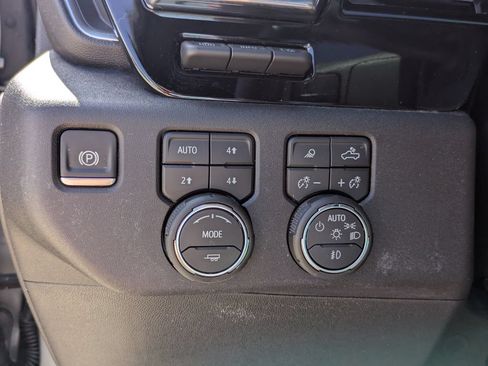 Used 2025 Chevrolet Silverado 2500 High Country w/ High Country Premium Package AWD/4WD image 17