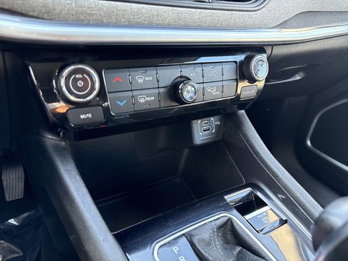 Certified 2022 Jeep Compass Latitude FWD image 30