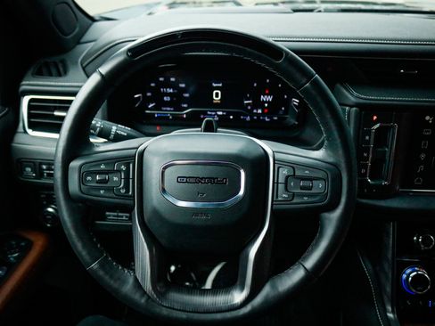 Used 2024 GMC Yukon XL Denali Ultimate image 18