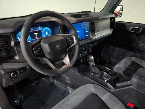 New 2025 Ford Bronco 4-Door image 15