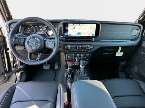 New 2025 Jeep Gladiator Rubicon w/ Safety Group AWD/4WD image 16