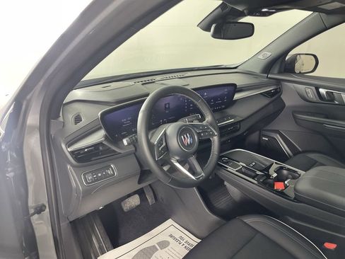 Used 2025 Buick Enclave Preferred image 10