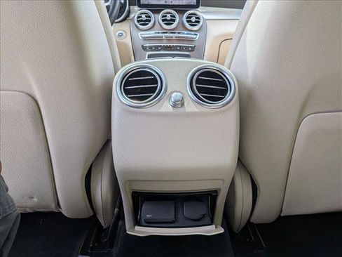 Used 2021 Mercedes-Benz GLC 300 4MATIC image 18
