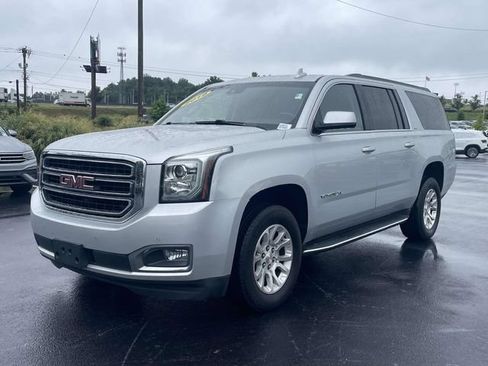 Used 2019 GMC Yukon XL SLT w/ Open Road Package AWD/4WD image 3