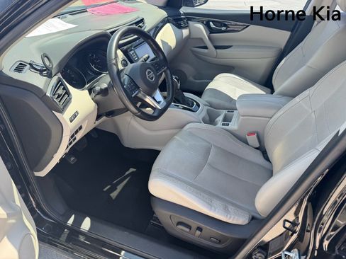Used 2017 Nissan Rogue Sport SL FWD image 9